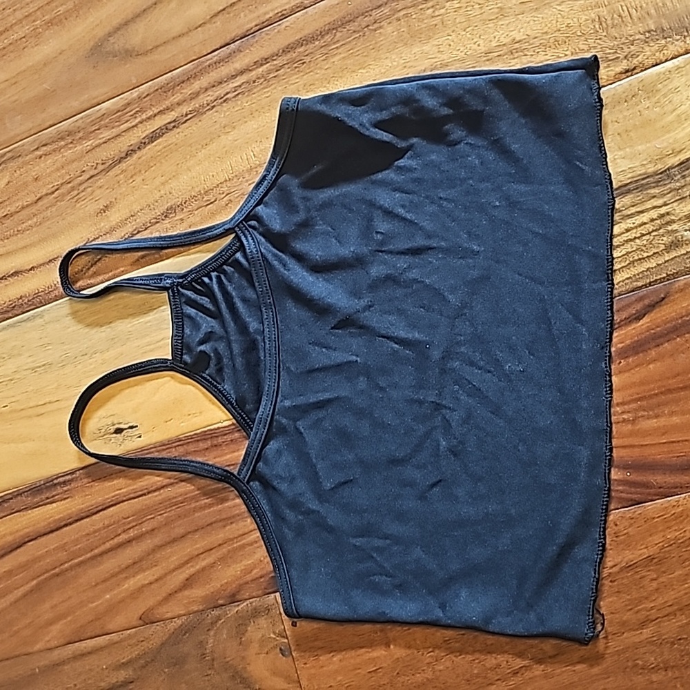 Stretchy black racetrack crop